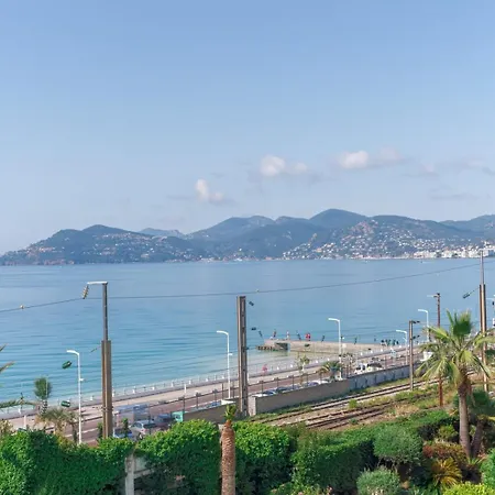Serene Azure With Riveria View Διαμέρισμα *
